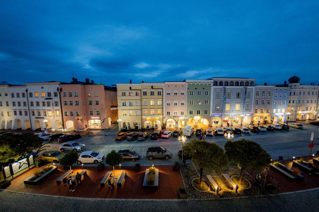 Highlight Am Stadtplatz Muehldorf - C4S Come4Stay - 2 Zimmer Wohnung I Bis Zu 5 Gaeste Esterno foto