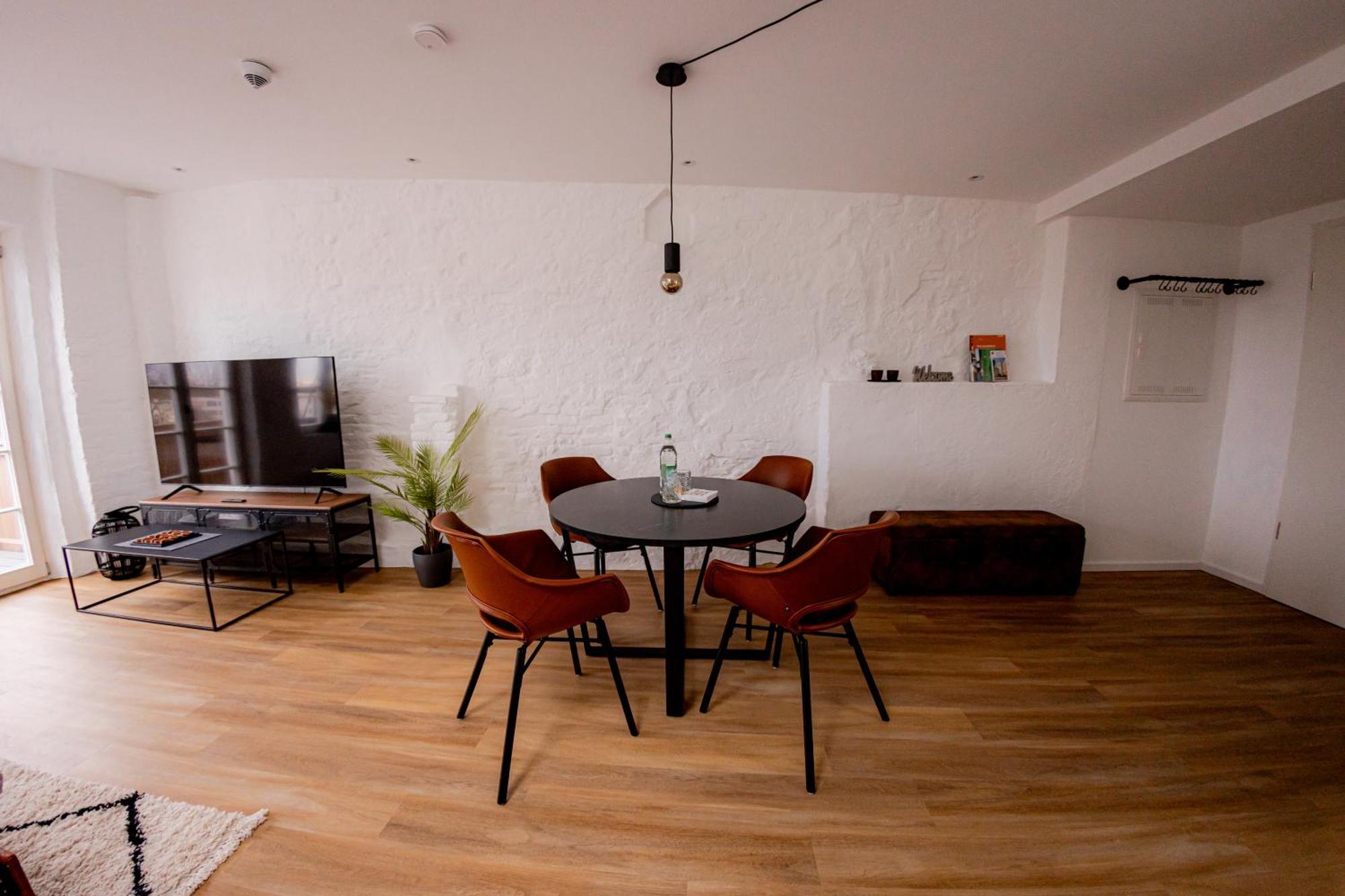 Highlight Am Stadtplatz Muehldorf - C4S Come4Stay - 2 Zimmer Wohnung I Bis Zu 5 Gaeste Esterno foto